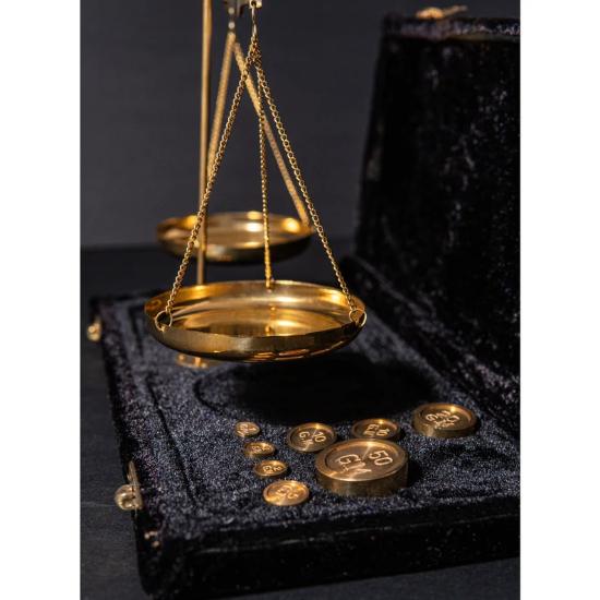 Scale of Justice Avocat Birou Decor Cadou, Echilibrul Echitabil Balanță Alama Lemn Cutie specială din catifea, Obiect de artă Sculptură în stil vintage antic