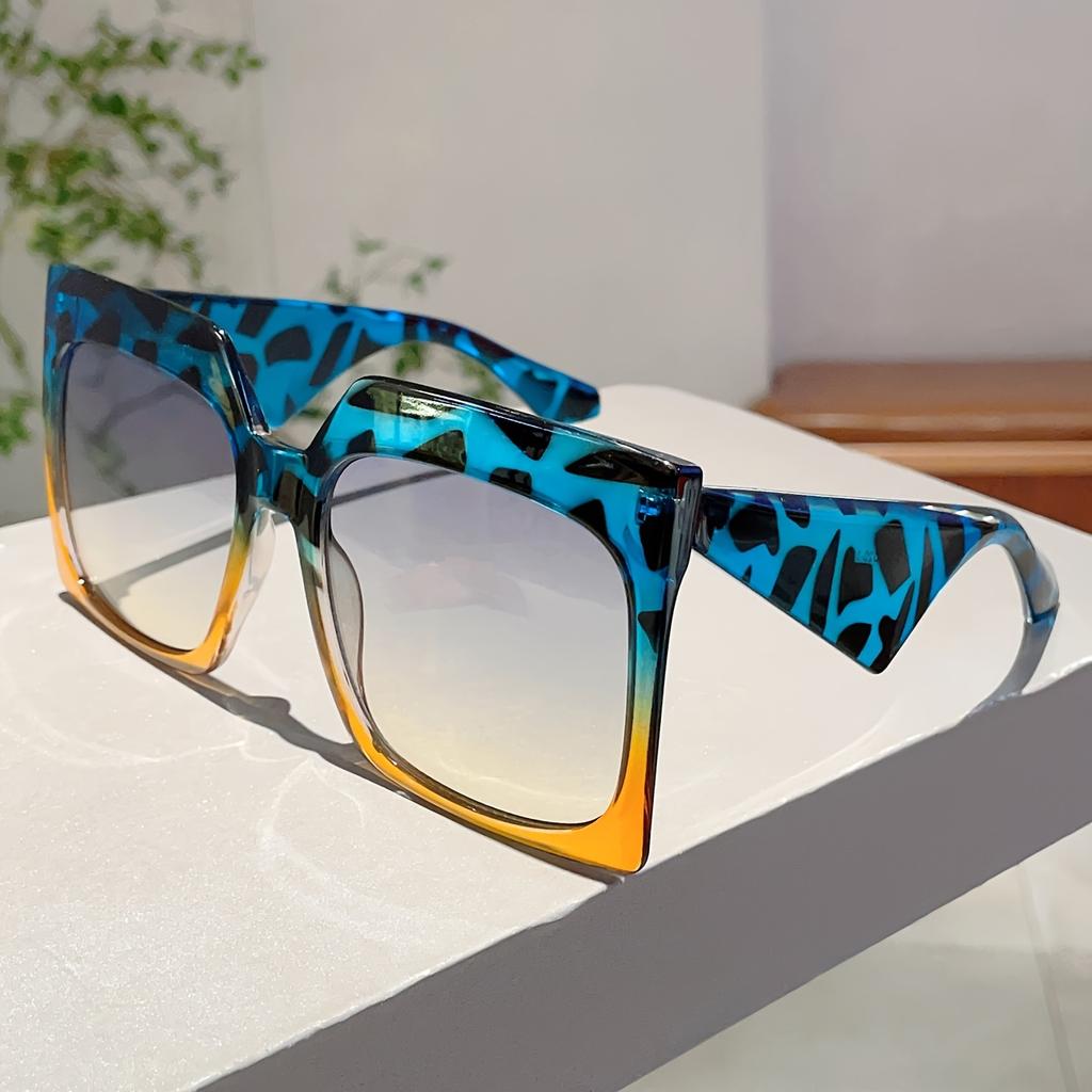 1pc Women Full Frame Square Shaped Sunglasses Fashionable Oversize Leopard Print Gradient Shades Stylish Multicolor