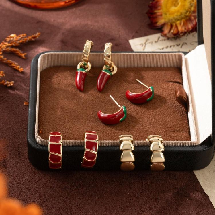 Eye Catching Chili Design Earrings Smooth Polish Finish Jewelry Piece Suitable For Sensitive Skin