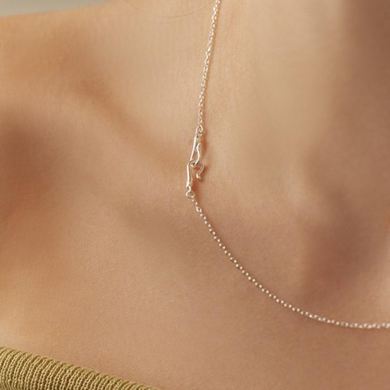 

Lewe [6mm+10mm pearl earrings included] Two-link point necklace Silver