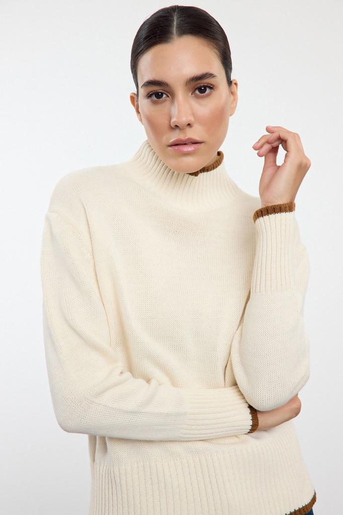 Women's Fashionable Stylish Sweater Black Wide Fit Basic Color Blocked Knitwear Sweater