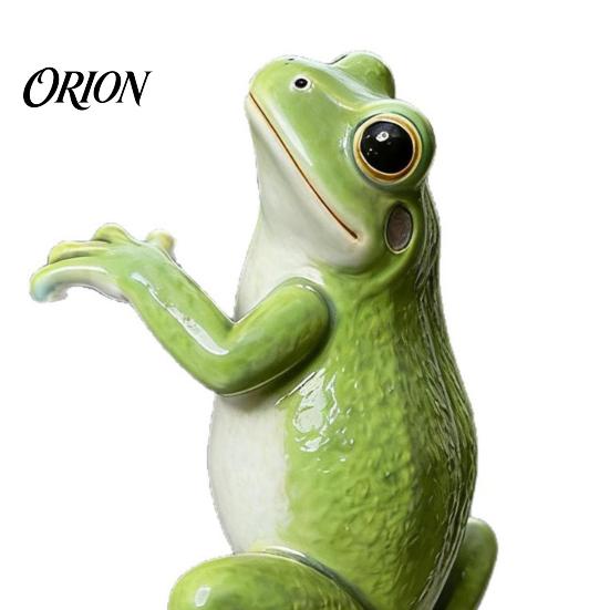 Frog Statue for Flower Pots Planter Climber Statue, Realistic Resin Animal Ornament, Waterproof Small Ponds Figurine Indoor Outdoor Pot Edge