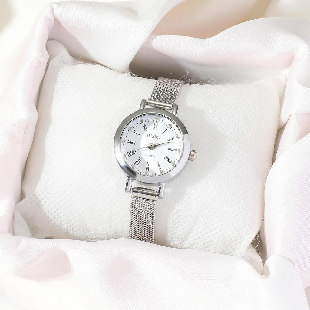 Women's Crocodile Pattern Leather Quartz Watch with Inner Shadow Numerals