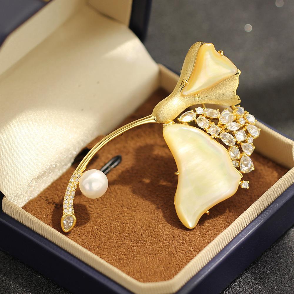 Biżuteria Wysokiej Klasy Naturalna Żółta Fritillary Ginkgo Biloba Broszka Elegancka Lekki Luksus Słodkowodna Perła Diamentowy Liść Przypinka Damska