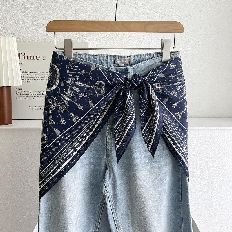 White Floral Small Silk Scarf Triangle Scarf Headscarf Belt Women's Decoration with Skirt Jeans Waist Accessories Fart Curtain