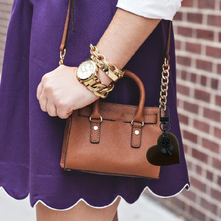 Unisex Bag Pendant Rose Keychain Fashion Statement Key Charm Stylish Key Pendant Unique Key Ornament Perfect for Key Bag