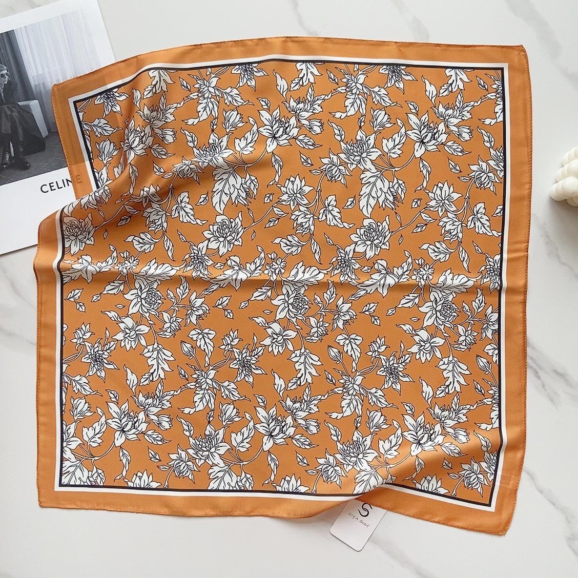 

Квадратный шелковый платок на голову с цветочным узором 58 см: Летний стиль в корейском стиле 58x58 cm