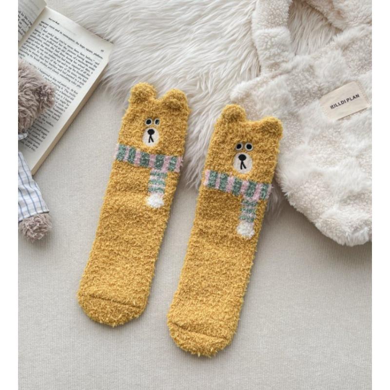 Autumn and Winter Coral Fleece Socks, Three-dimensional Ears, Scarves, Bear Socks, Non-shedding Half-fleece Socks, Warm Thickened Floor Socks