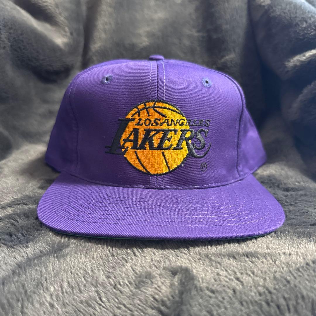 Used Los Angeles Lakers Baseball Cap Purple
