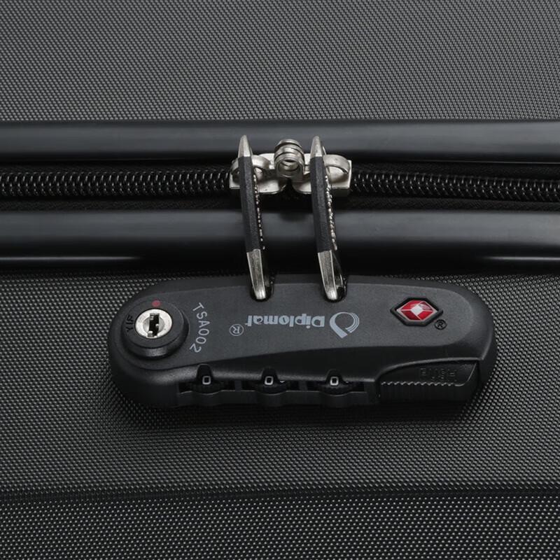 Diplomat HM-6692 Spinner Luggage