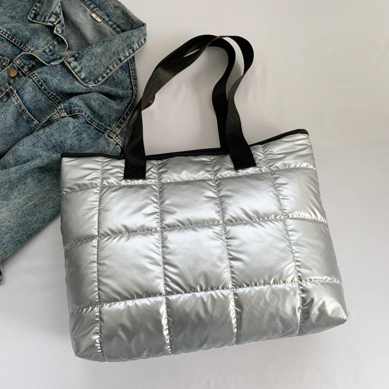 2025 winter new fashion casual commuter bag Korean version simple fashion shoulder bag casual fashion handbag bag