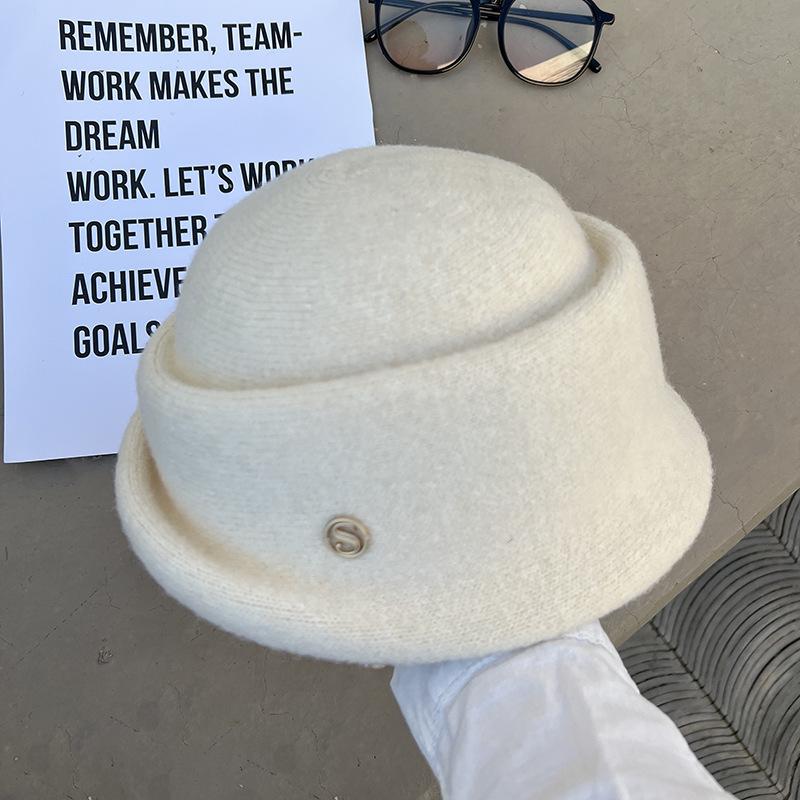 New Autumn and Winter Knitted Gift Hat for Women Versatile  Fashionable  Warm  Temperament  Retro Basin Hat Trend