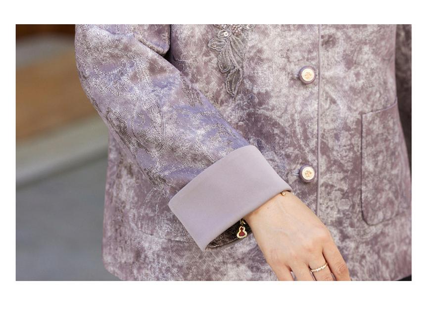Elevate Your Style with Our New Chinese-style, Elegant Jacket for Middle-aged Women—perfect for Spring and Autumn.