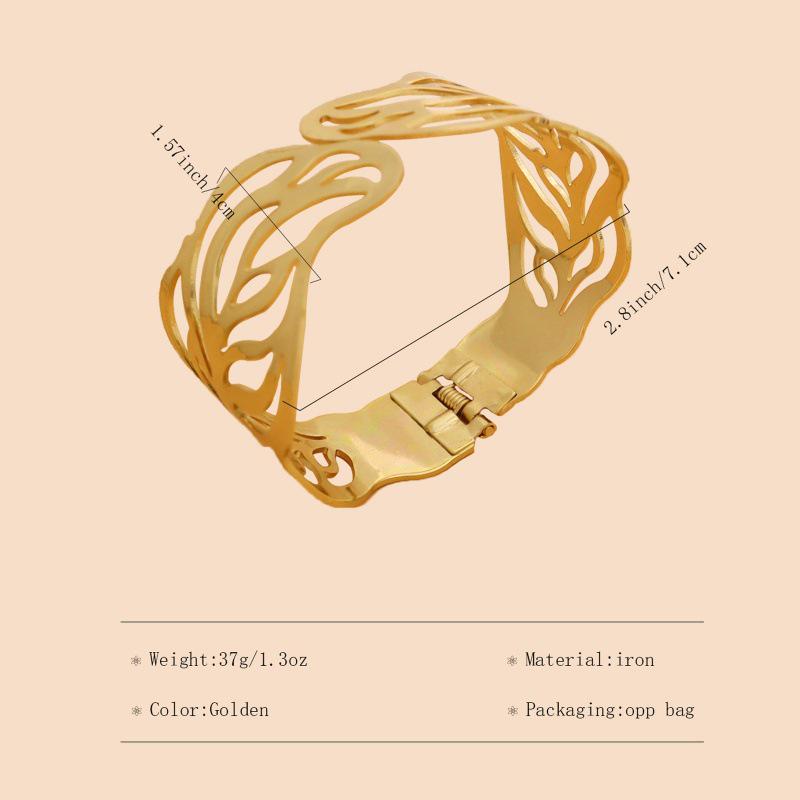 Women's European & American Fashion Metal Hollow-Out Exaggerated Elastic Bracelet Armlet