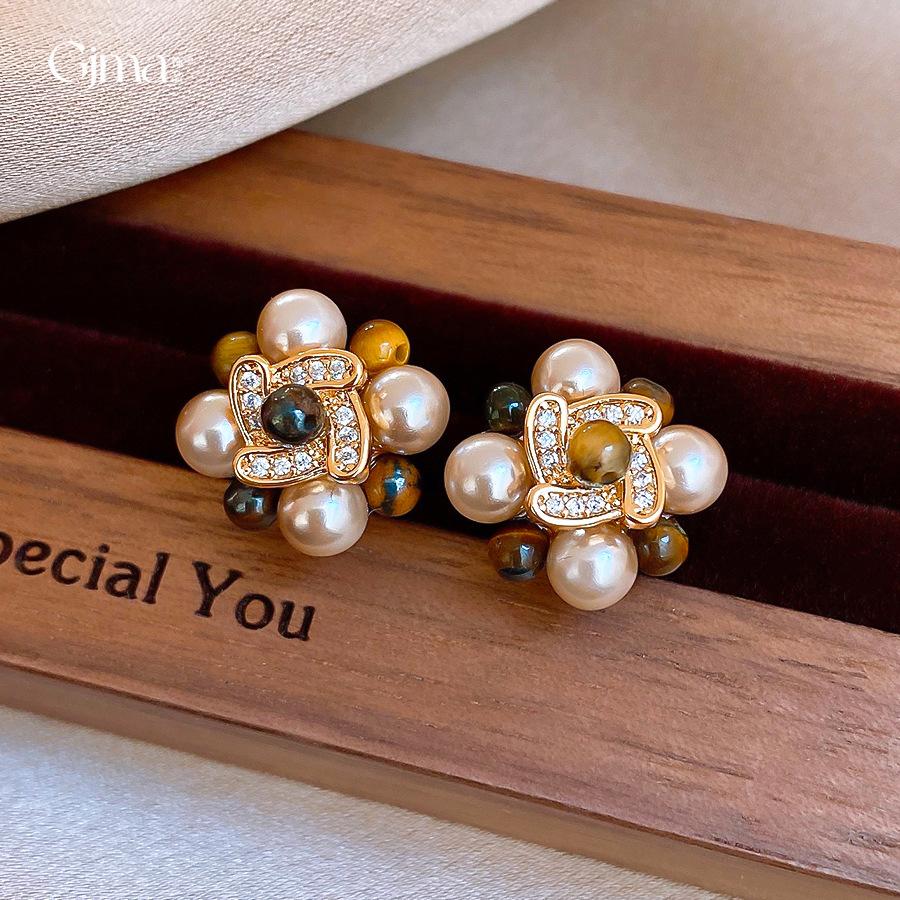 18k Electroplated Retro Zircon Flower Pearl Stud Earrings Versatile Earrings Light Luxury Earrings Women