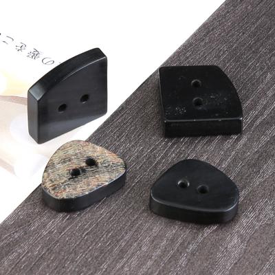 10 Stück Unregelmäßige Echte Hornknöpfe Herren- und Damenbekleidung Blazer Pullover Premium-Knöpfe Anzugmantelknopf Zubehör