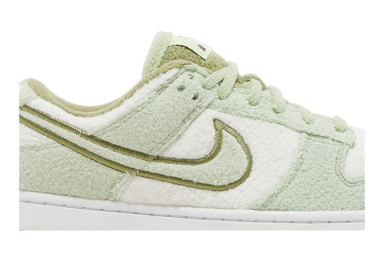 Nike Wmns Dunk Low SE 'Fleece - Honeydew'