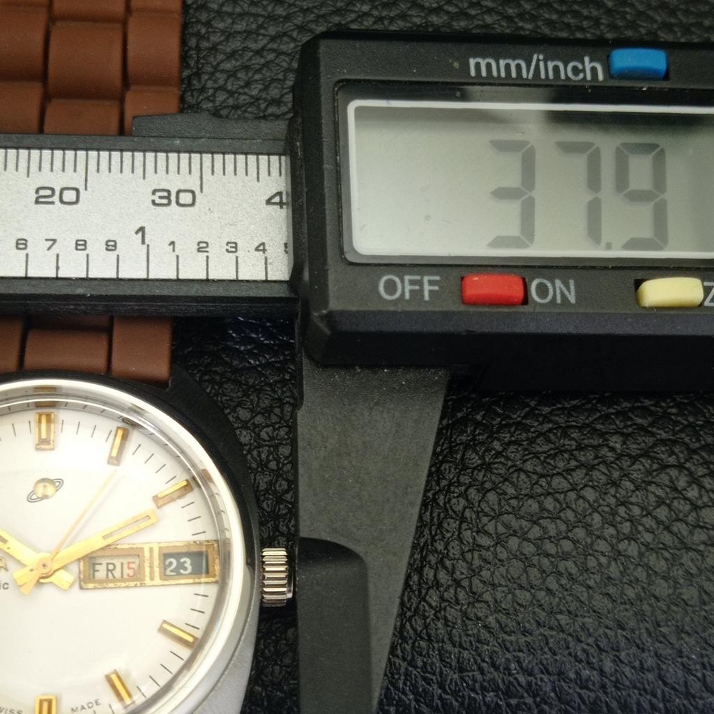 VINTAGE ENICAR AUTOMATIC SWISS MENS WHITE COLOR DIAL WATCH A700341-5 R202-a700341