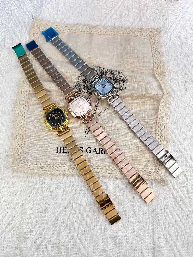 Pre-owned Petite Ladies’ Square Steel Band Watch – Classic Design