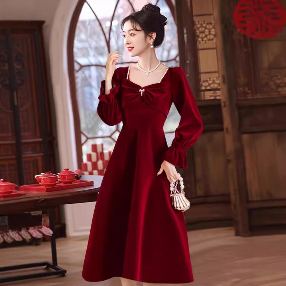 New Toast Clothing Bridal Autumn and Winter Long Sleeve Velvet Engagement Dress Burgundy Atmospheric Return Door Clothing