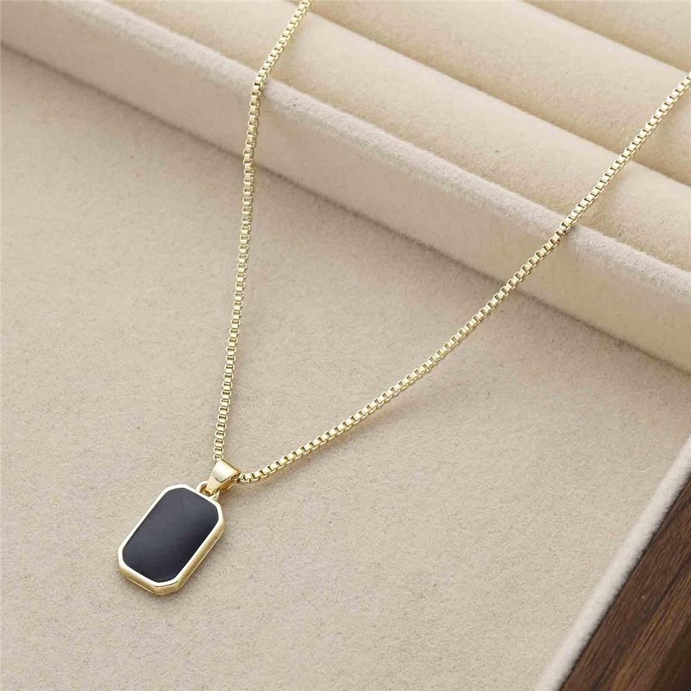 Vintage Square Pendant Necklace Enamel Square Necklace Chain Black Onyx Square Necklace Minimalist Geometric Choker Necklace Jewelry for Women