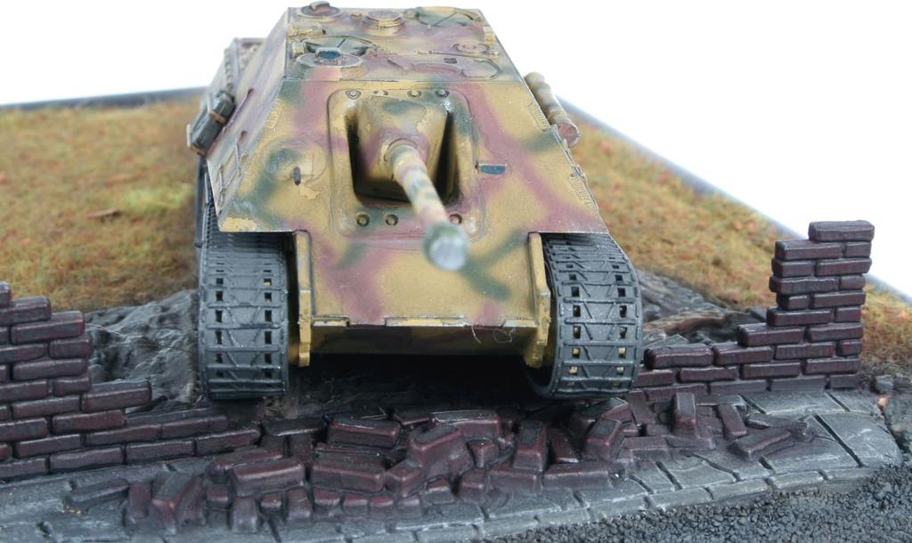 German Revell Jagdpanther with Diorama 03232 Plastic Model 1/76