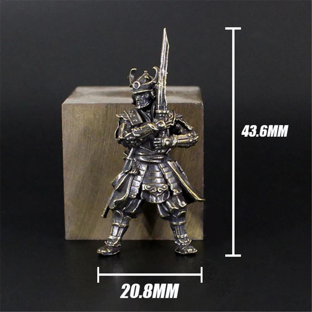 New Creative 4cm Black Pure Copper Slanting Knife Samurai Ancient Soldier Toy Model Desktop Decoration Man Gift Figurine