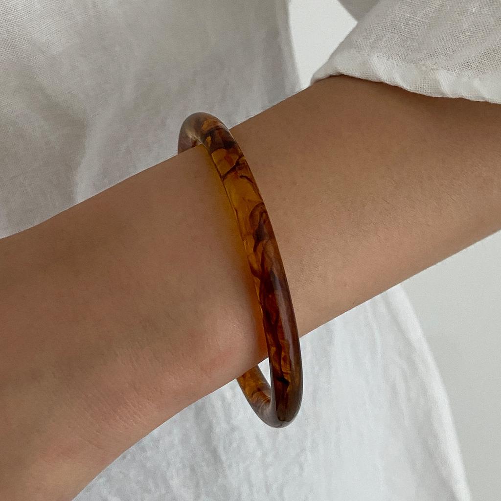 Personalized Smudge Amber Resin Open Bracelet Women, Fashion Metal Plain Ring Gloss Bracelet
