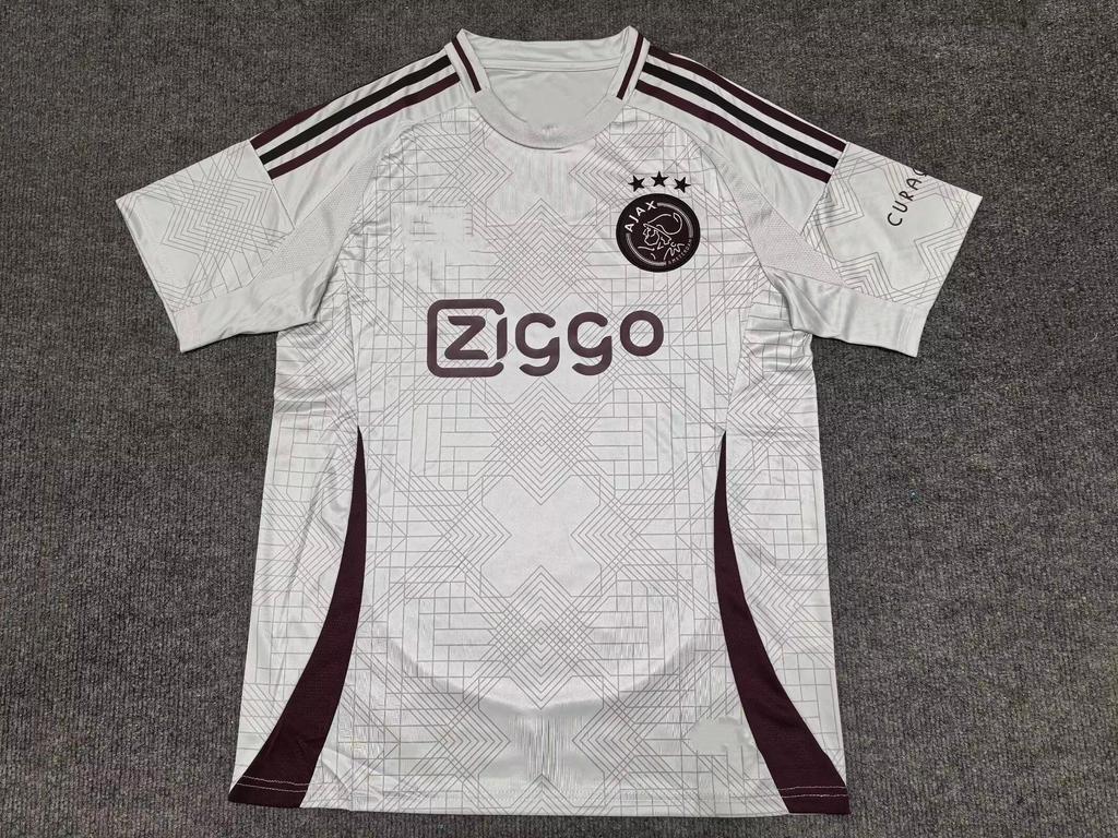 Ajax Seizoen 2025/26 Bal - Henderson, Brobbey, Bergwijn, Zierkzee, Alvarez (Thaise Versie)