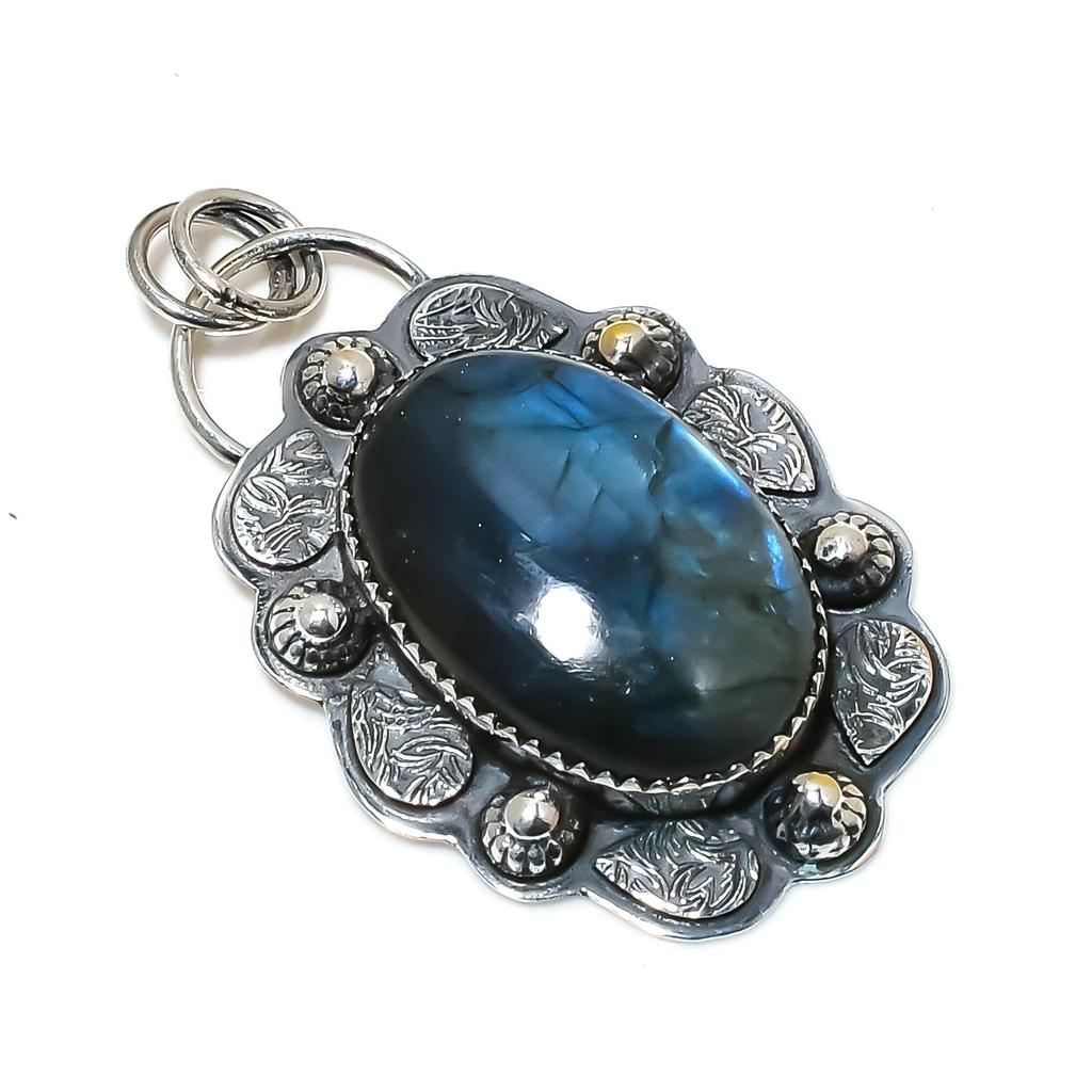 Natural Labradorite Gemstone Silver Pendant In 925 Sterling Silver- Handmade Design, Everyday Wear Jewelry, Unique Pendant Father's Day Gift