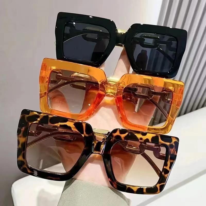 Luxury Square Fashion Glasses For Women Casual Candy Color Anti Glare Sun Shades For Beach Party Travel