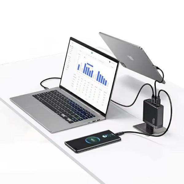 USAMS Ład. siec. 2xUSB-C+1xUSB T52 PD140W PD Fast Charging US-CC168 + kabel U82 USB-C/USB-C US-SJ581 240W czarny/black UM Series UMXLOGTC01