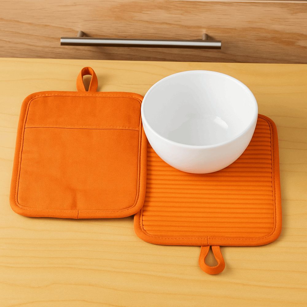 

2pcs Non-slip Silicone Pot Holder Silicone Striped Oven Gloves Insulation Pad Microwave червоний