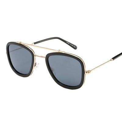 Brillen en accessoires – Zonnebrillen