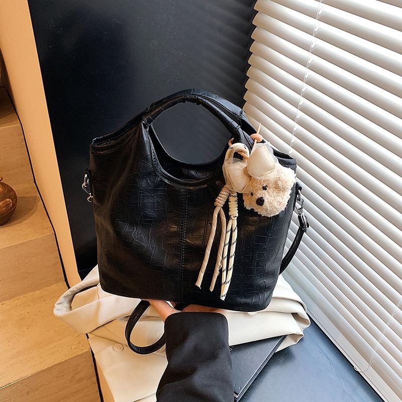 New Handbag Women's High-end Fashion Versatile Shoulder Bag Large-capacity Messenger Bucket Bag