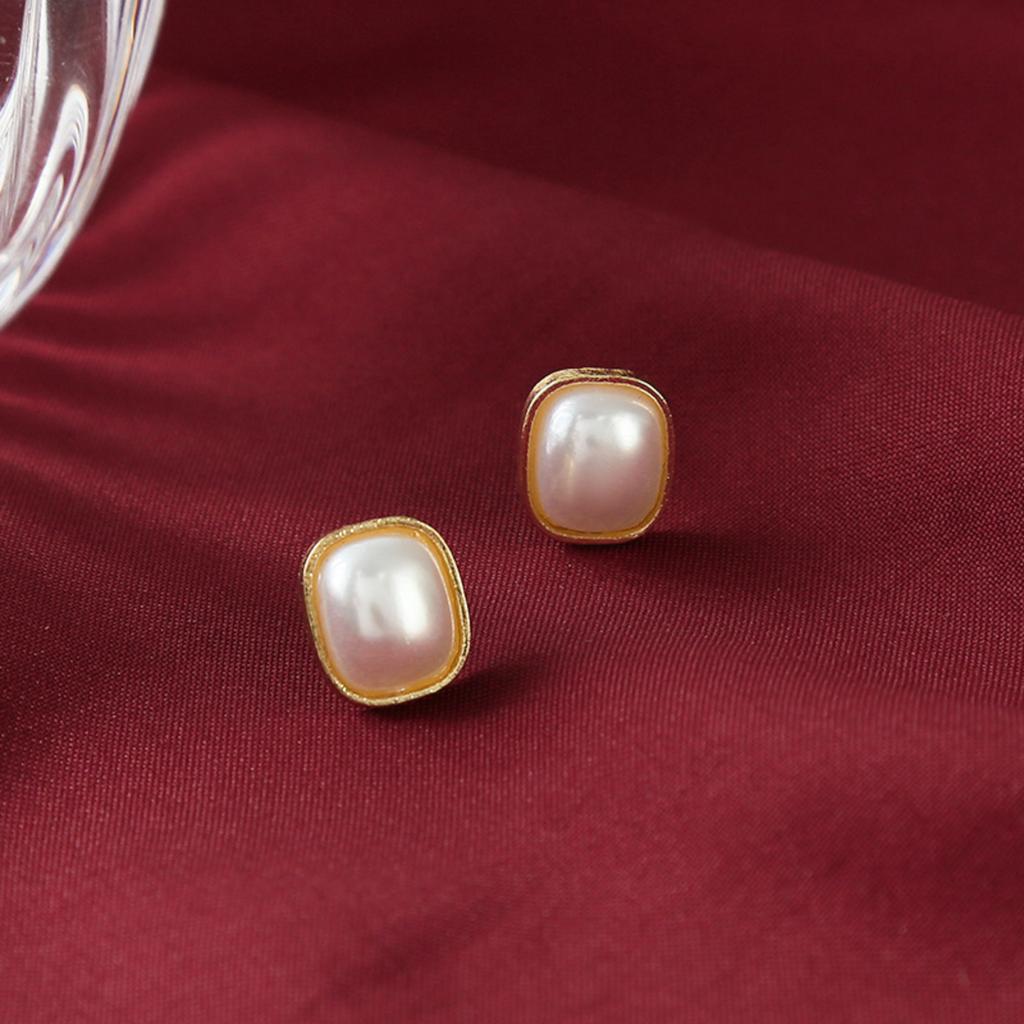 Square Pearl Stud Earrings for Women Small Minimalist Lightweight Elegant Design High Quality Fashion Jewelry Accessories