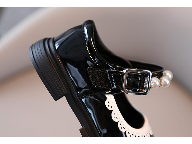 Girls' Black Leather Soft Sole Princess Shoes - Stylish Performance Footwear for Small to Medium Children