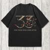 Tricou Clair Obscur Expedition 33: Tricou Gamer cu Petale Aurii și Roșii Vintage