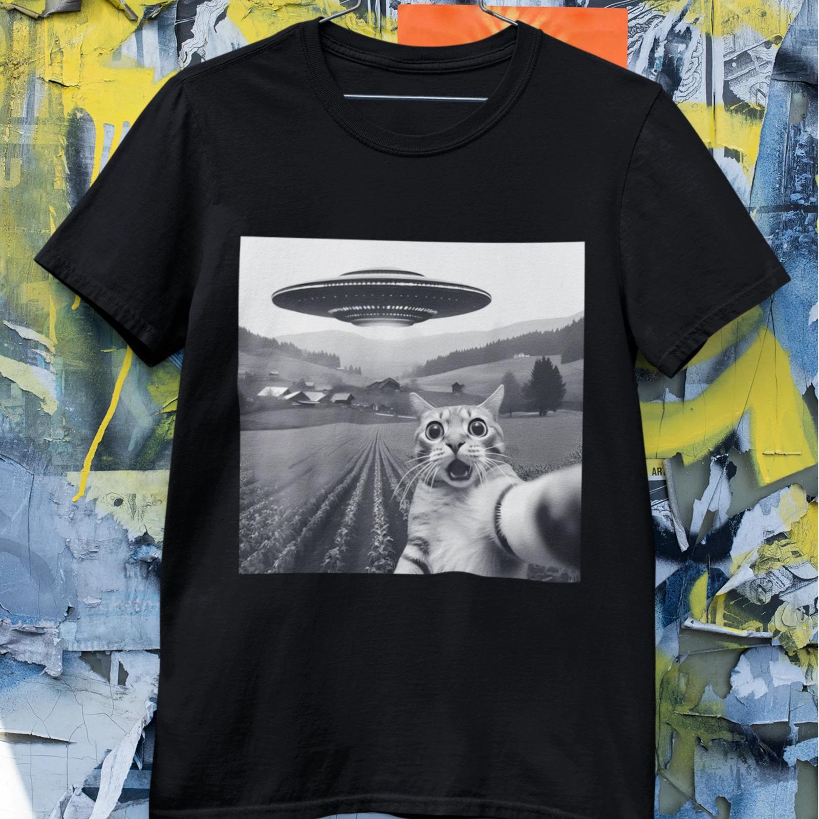 Funny Cat UFO Alien Selfie Graphic T-Shirt Sci-Fi Humor Black Tee L