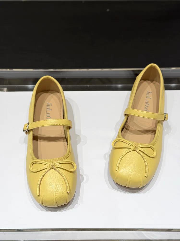 Korean version of flat bottom one-word belt Mary Jane small leather shoes women's 2025 new summer square head pleated bow versatile single shoes
