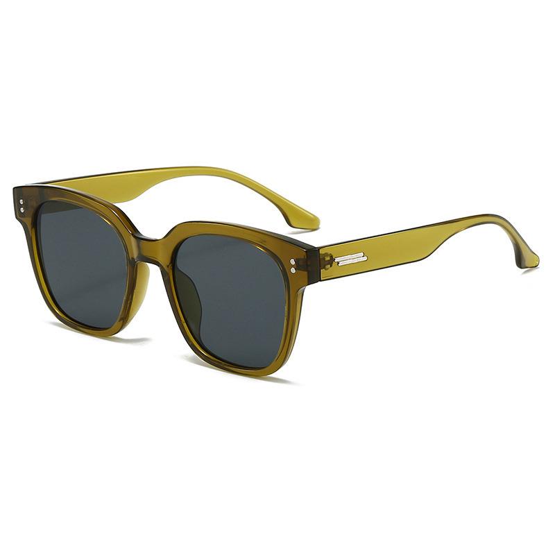 Men's Stylish Oversized Square Sunglasses with A Premium Feel, UV Protection, Suitable for Everyday Sun Protection.