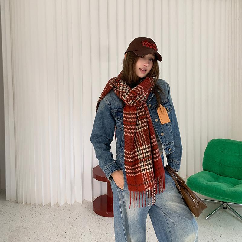 Autumn and Winter New Korean Fashion Plaid Scarf for Women Warm and Skin Friendly Versatile Imitation Cashmere Shawl and Scarf