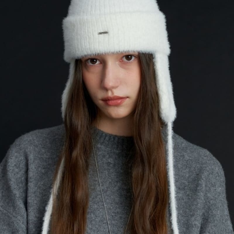 

ЛЮБИ МЕНЯ МОНСТР Снежная шапка-ушанка (L234MCP020) BLACK