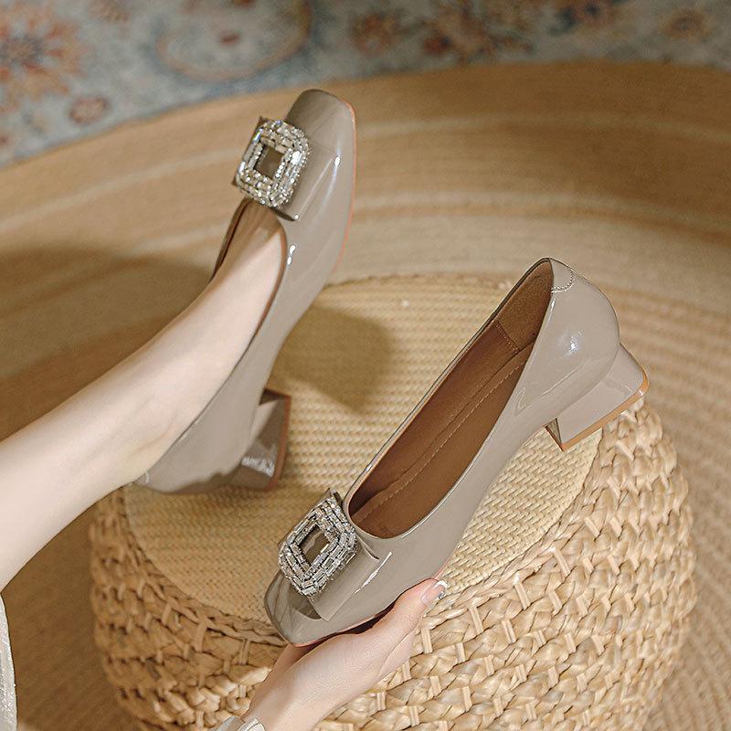 French high heels women's 2025 spring new rhinestone medium heel patent leather red wedding shoes square head shallow mouth low heel single shoes