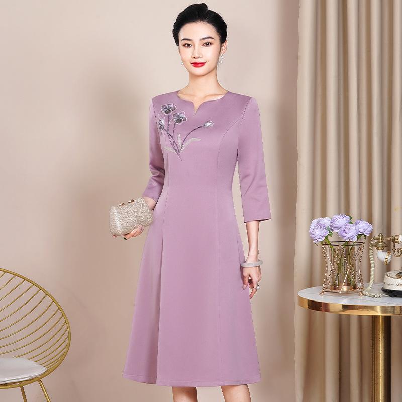 Elegante Vestido Qipao de Otoño 2023 para Madres Jóvenes - Atuendo Formal para Banquete de Boda de suegra