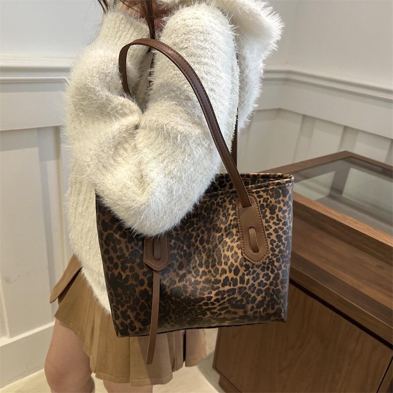 Premium Leopard Print Large Bag Large Capacity Bag Women's New Shoulder Bag Autumn and Winter Texture Tote Bag