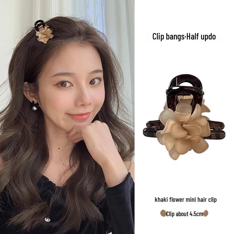 Exquisite Camellia Hair Clip: Elegant Shawl Accessory for Short Hair, Ideal for Stylish Half-Tie Looks and High-End Fashion.