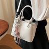 This year's popular retro portable bucket bag, fashionable versatile oil wax leather, high-end commuter messenger women's bag