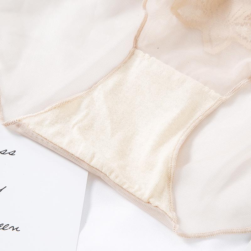 Women's Low-Waist Lace Hip-Lifting Panties with Pure Cotton Crotch