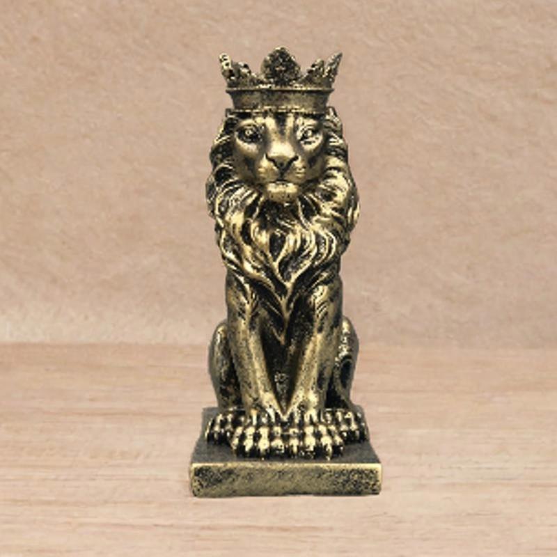 Lion Crowned Statue Table Decoration Handmade Desk Resin Ornament 14.5cm Tall for Wine Cabinet and Home Decoration